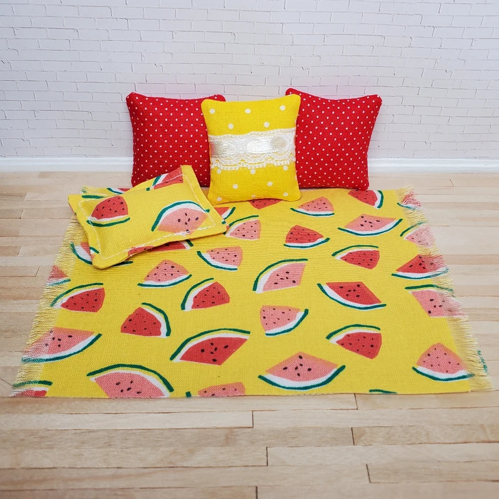 Miniature Dollhouse 1:12 scale Summertime Rug Yellow Maileg